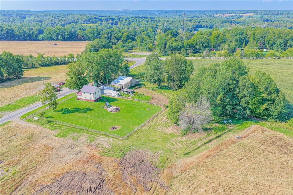 Image 26 of property listing at 4217 Hillsville Rd, Pulaski Twp, PA 16143