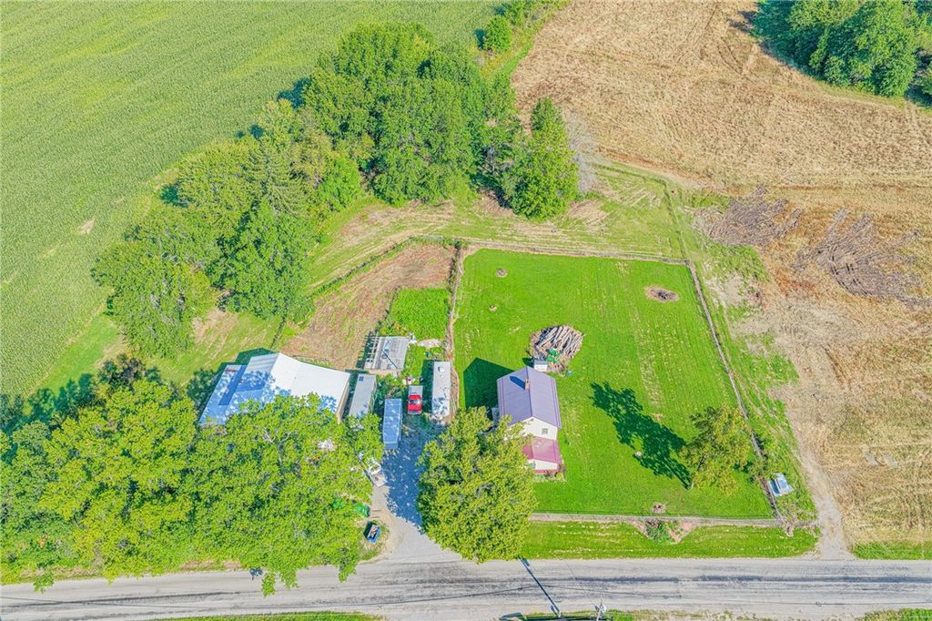 Image 29 of property listing at 4217 Hillsville Rd, Pulaski Twp, PA 16143