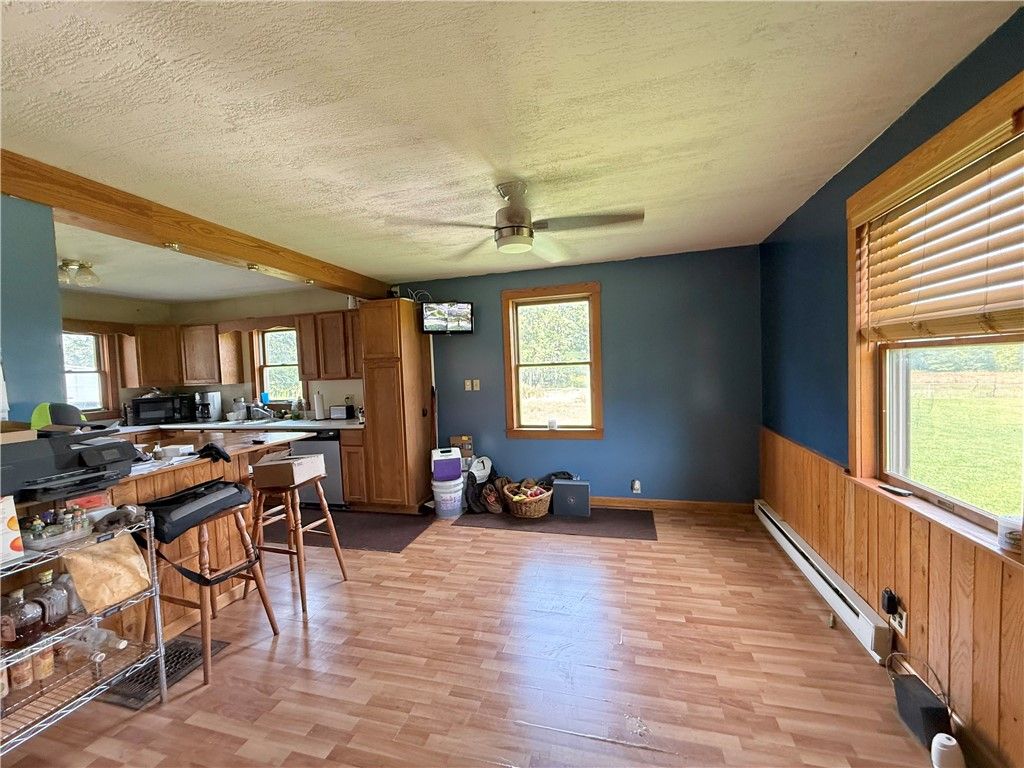 Image 9 of property listing at 4217 Hillsville Rd, Pulaski Twp, PA 16143