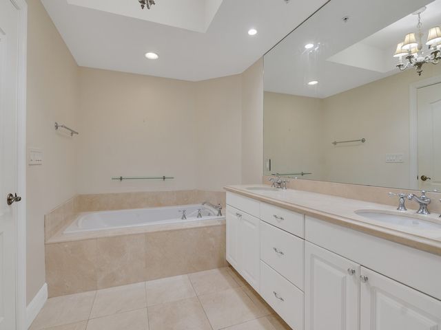 9013 Somerset Bay Lane 201, Vero Beach, FL 32963