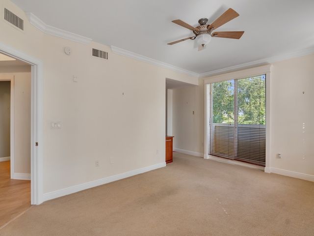 9013 Somerset Bay Lane 201, Vero Beach, FL 32963