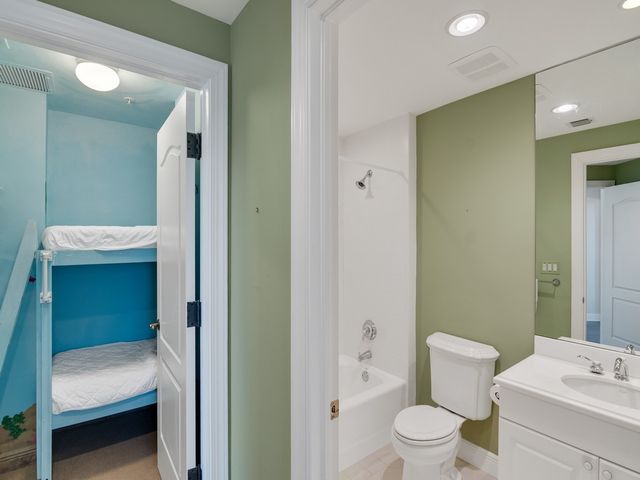 9013 Somerset Bay Lane 201, Vero Beach, FL 32963