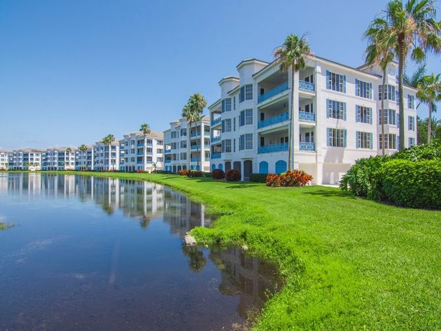 9013 Somerset Bay Lane 201, Vero Beach, FL 32963