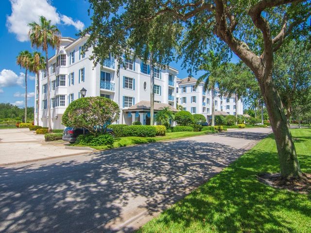 9013 Somerset Bay Lane 201, Vero Beach, FL 32963