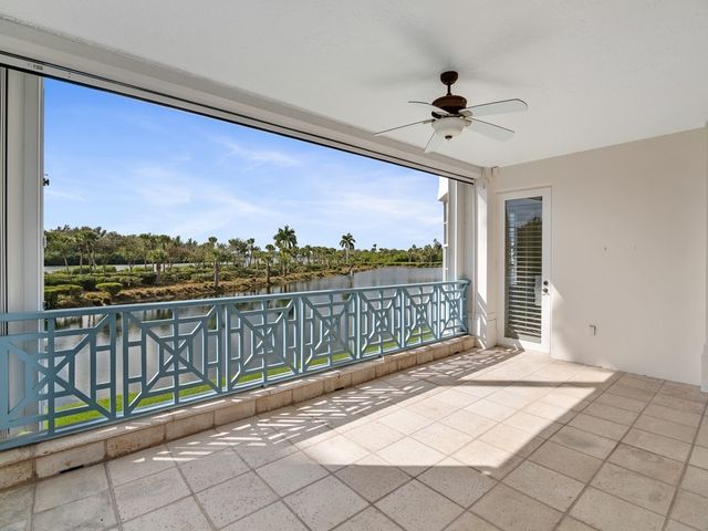 9013 Somerset Bay Lane 201, Vero Beach, FL 32963