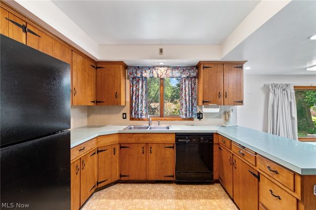 204 Sutton Avenue NE, North Canton, OH 44720