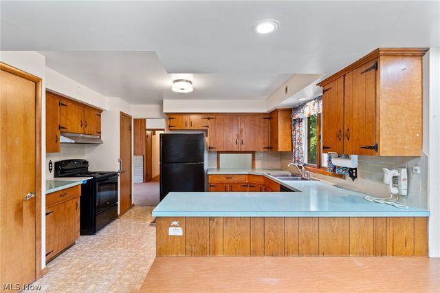 204 Sutton Avenue NE, North Canton, OH 44720