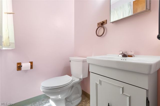 204 Sutton Avenue NE, North Canton, OH 44720