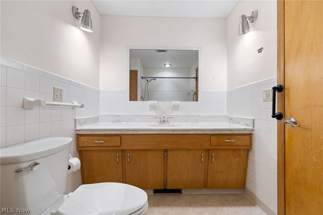 204 Sutton Avenue NE, North Canton, OH 44720