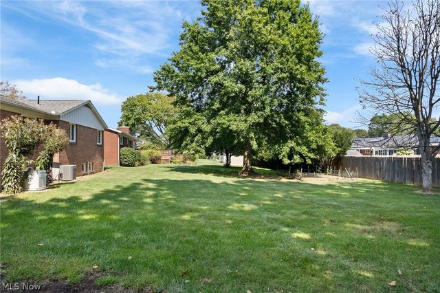 204 Sutton Avenue NE, North Canton, OH 44720