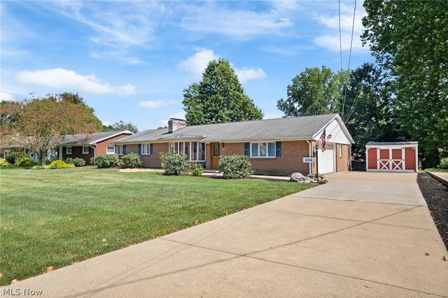 204 Sutton Avenue NE, North Canton, OH 44720