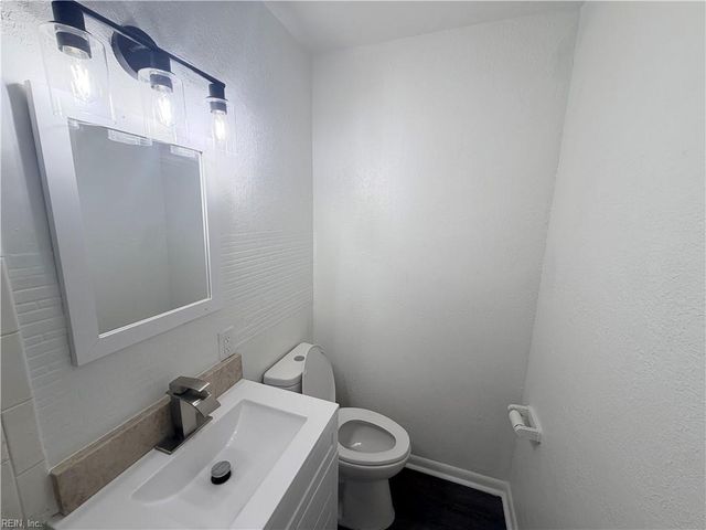 3208 Silina DR, Virginia Beach, VA 23452