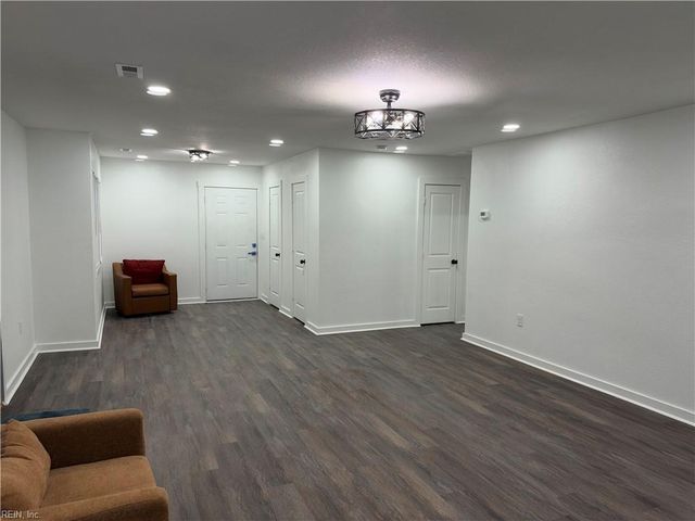 3208 Silina DR, Virginia Beach, VA 23452