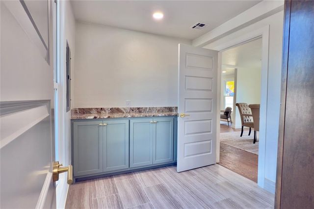 801 N Ash Street, Guthrie, OK 73044