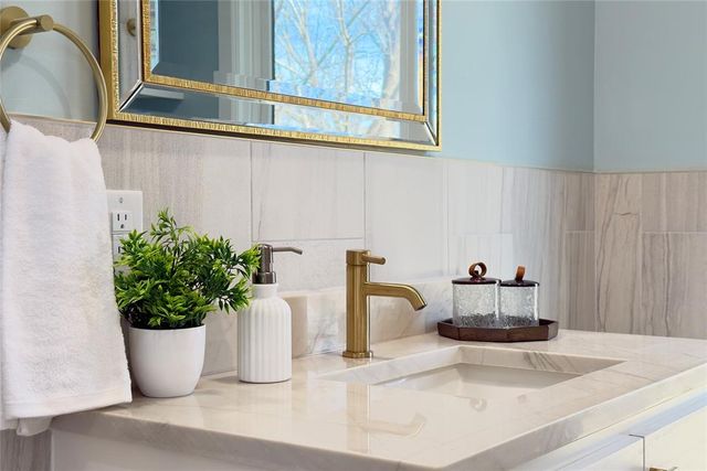 801 N Ash Street, Guthrie, OK 73044