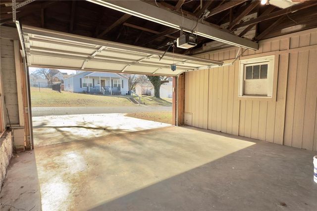 801 N Ash Street, Guthrie, OK 73044