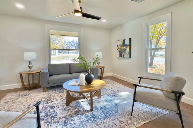 801 N Ash Street, Guthrie, OK 73044