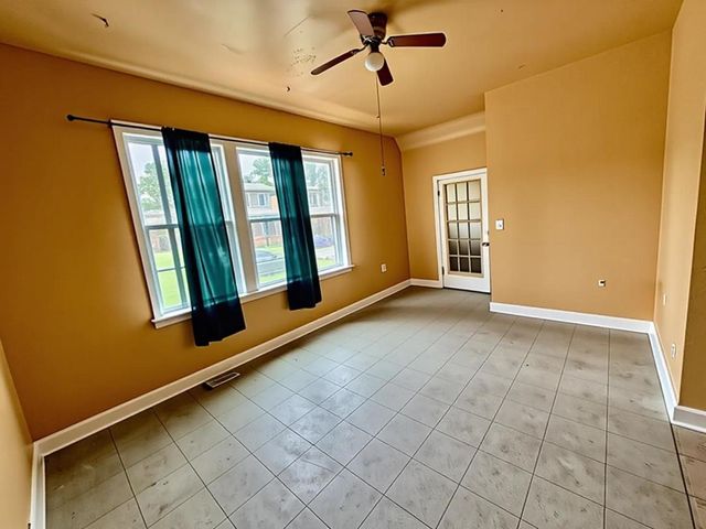 8757 S Marquette Avenue, Chicago, IL 60617