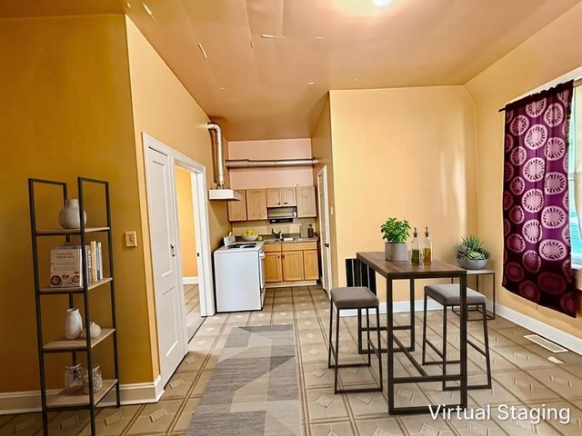 8757 S Marquette Avenue, Chicago, IL 60617