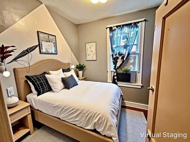8757 S Marquette Avenue, Chicago, IL 60617