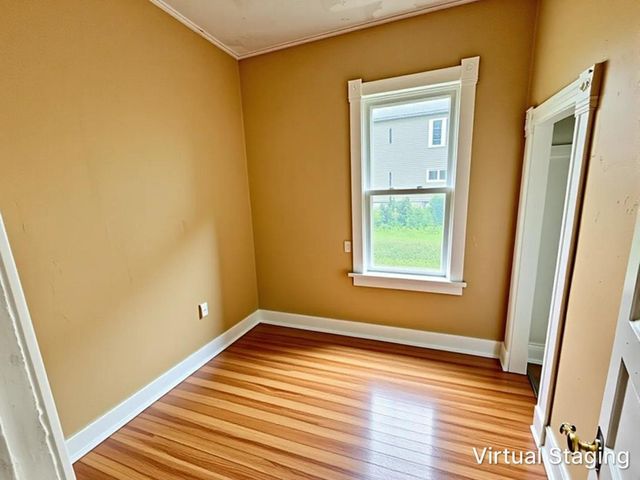 8757 S Marquette Avenue, Chicago, IL 60617