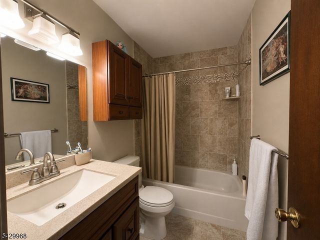 28 Bloomingdale Dr 34, Hillsborough Twp., NJ 08844