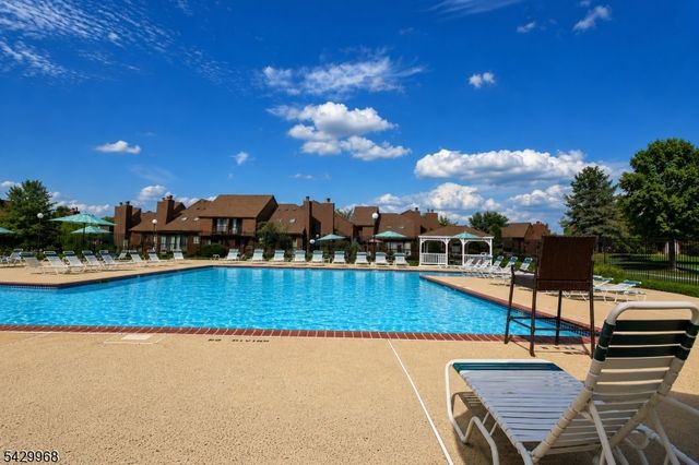 28 Bloomingdale Dr 34, Hillsborough Twp., NJ 08844