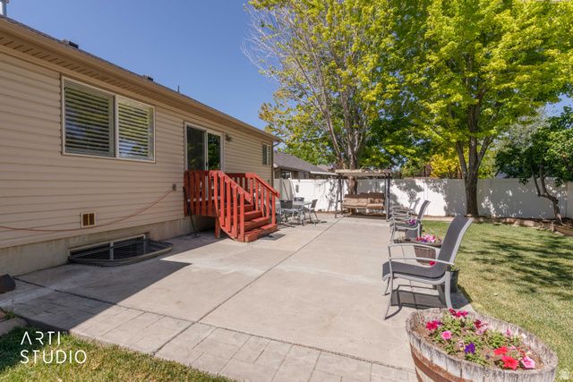 882 W 25 N, Clearfield, UT 84015