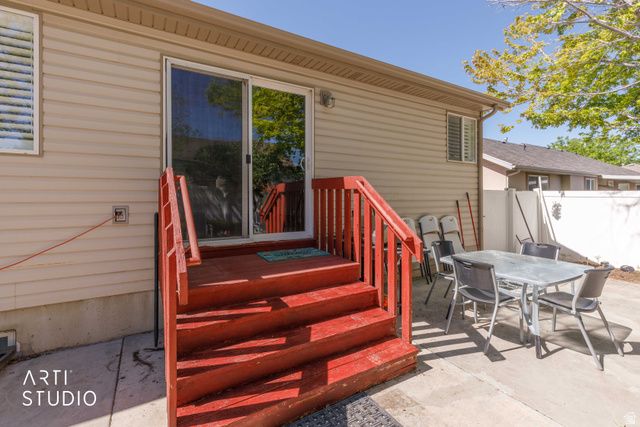 882 W 25 N, Clearfield, UT 84015