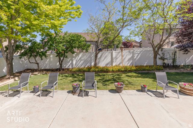 882 W 25 N, Clearfield, UT 84015