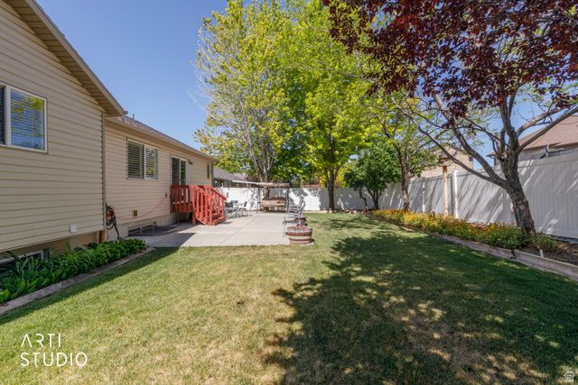 882 W 25 N, Clearfield, UT 84015