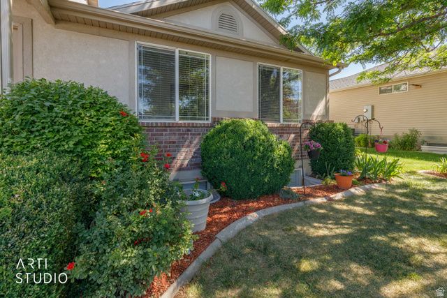 882 W 25 N, Clearfield, UT 84015