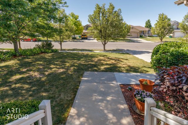 882 W 25 N, Clearfield, UT 84015
