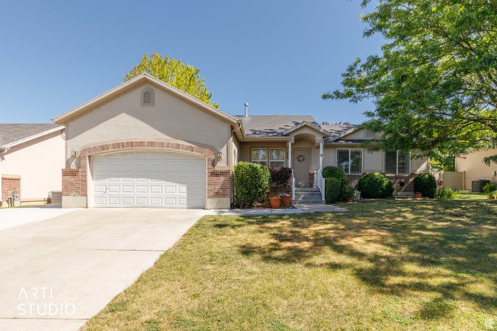 882 W 25 N, Clearfield, UT 84015