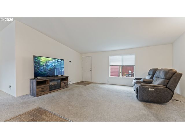 820 FENWICK St, Coos Bay, OR 97420