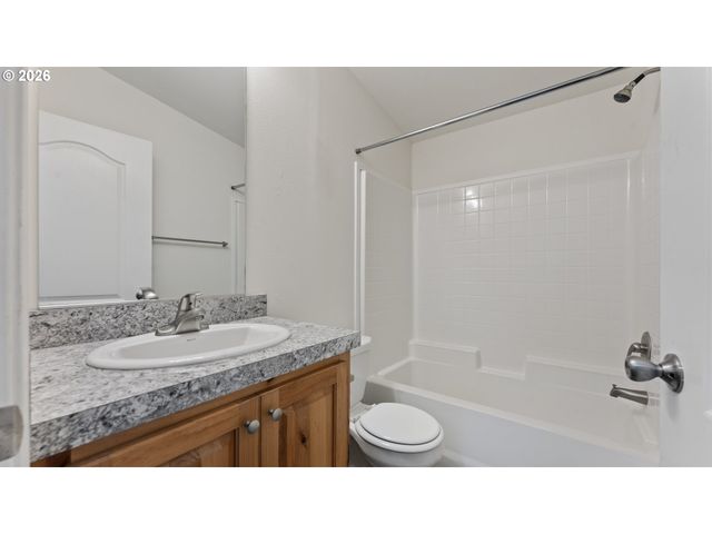 820 FENWICK St, Coos Bay, OR 97420