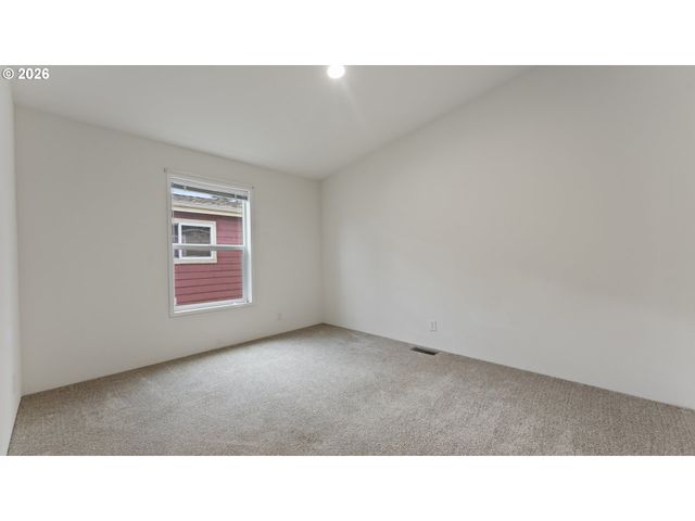 820 FENWICK St, Coos Bay, OR 97420