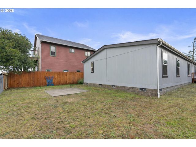 820 FENWICK St, Coos Bay, OR 97420