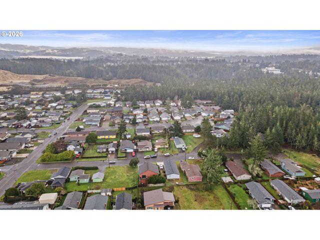 820 FENWICK St, Coos Bay, OR 97420