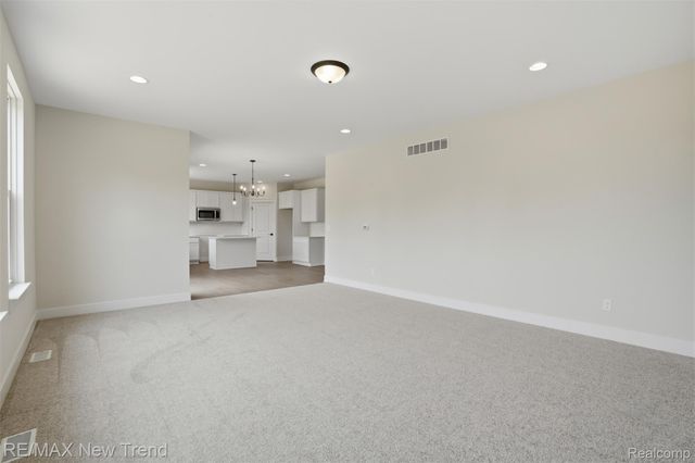 2100 Crested Butte Drive, White Lake Charter Township, MI 48383