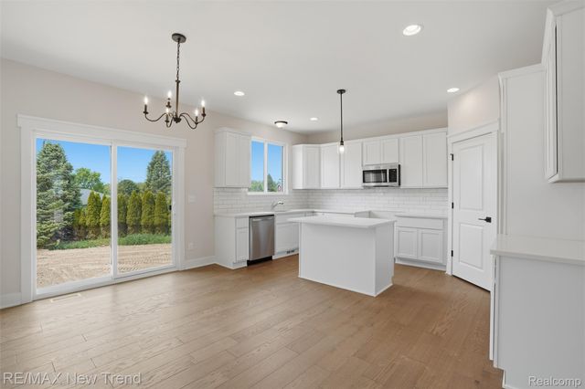 2100 Crested Butte Drive, White Lake Charter Township, MI 48383