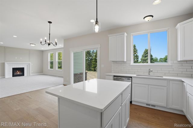 2100 Crested Butte Drive, White Lake Charter Township, MI 48383