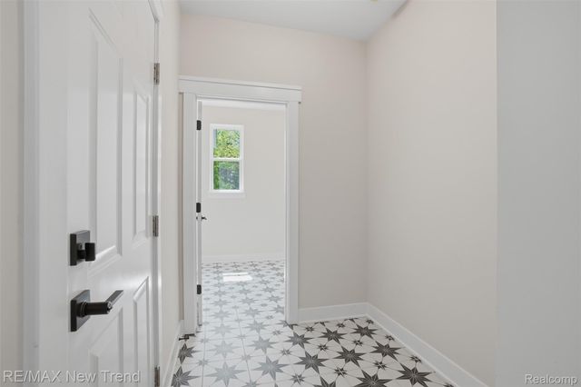 2100 Crested Butte Drive, White Lake Charter Township, MI 48383