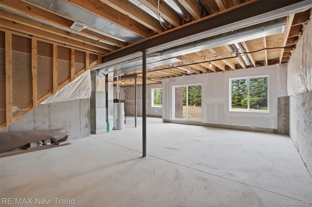 2100 Crested Butte Drive, White Lake Charter Township, MI 48383