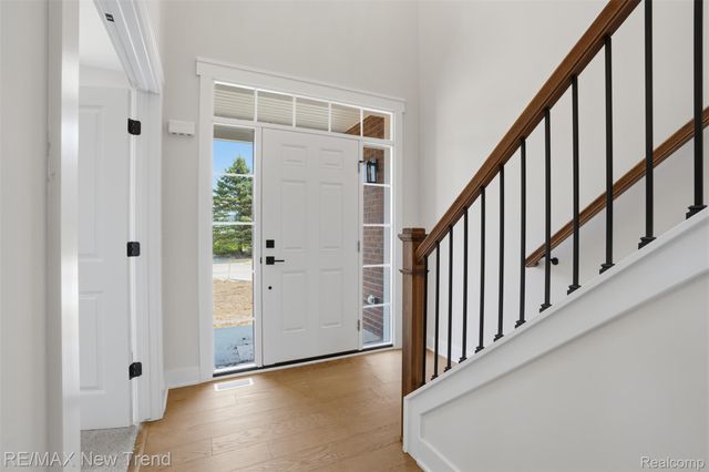 2100 Crested Butte Drive, White Lake Charter Township, MI 48383