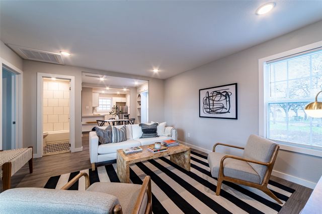 4015 Mount Royal Street, Dallas, TX 75211
