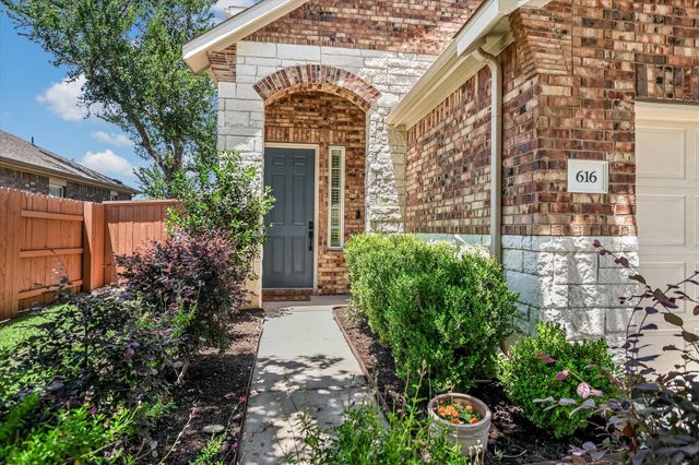 616 Pheasant Hill LN, Georgetown, TX 78628