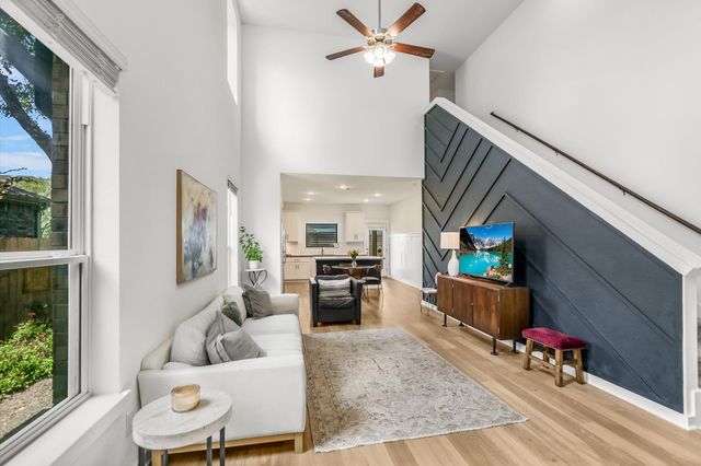 616 Pheasant Hill LN, Georgetown, TX 78628