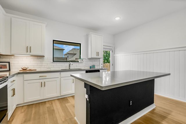 616 Pheasant Hill LN, Georgetown, TX 78628