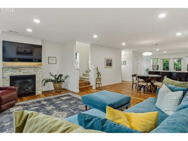 7594 Se DIVISION St, Portland, OR 97206